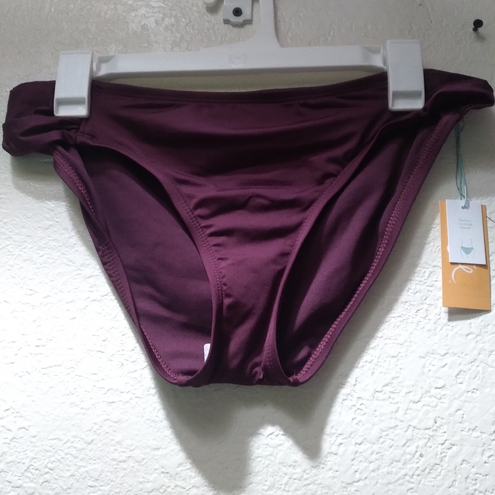 KONA SOL NEW NWOT SIZE L (12-14)  HIPSTER  color burgundy